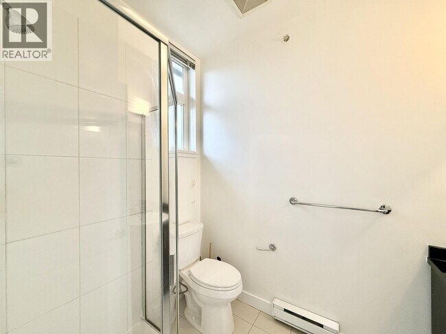 Photo du bâtiment - 5568 Kings Rd