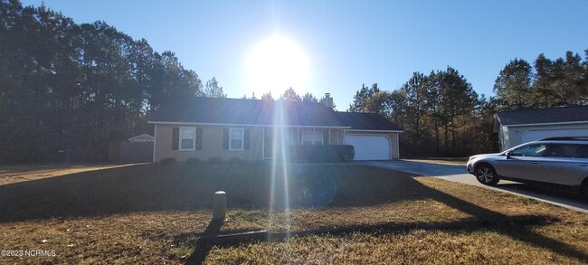 Building Photo - 139 Daphne Dr