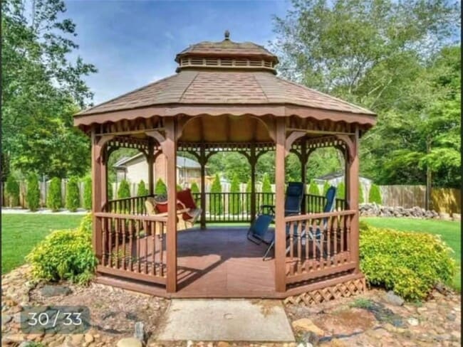 Foto del edificio - 100 Arphenia Dr