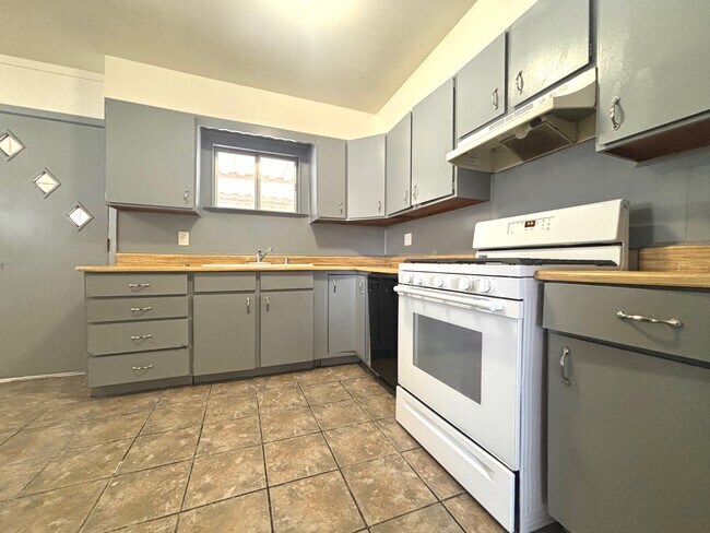Foto del edificio - 5220 Apple Valley Ln