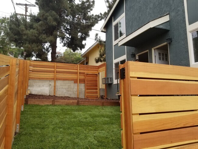 Building Photo - 2215 Cazador Dr