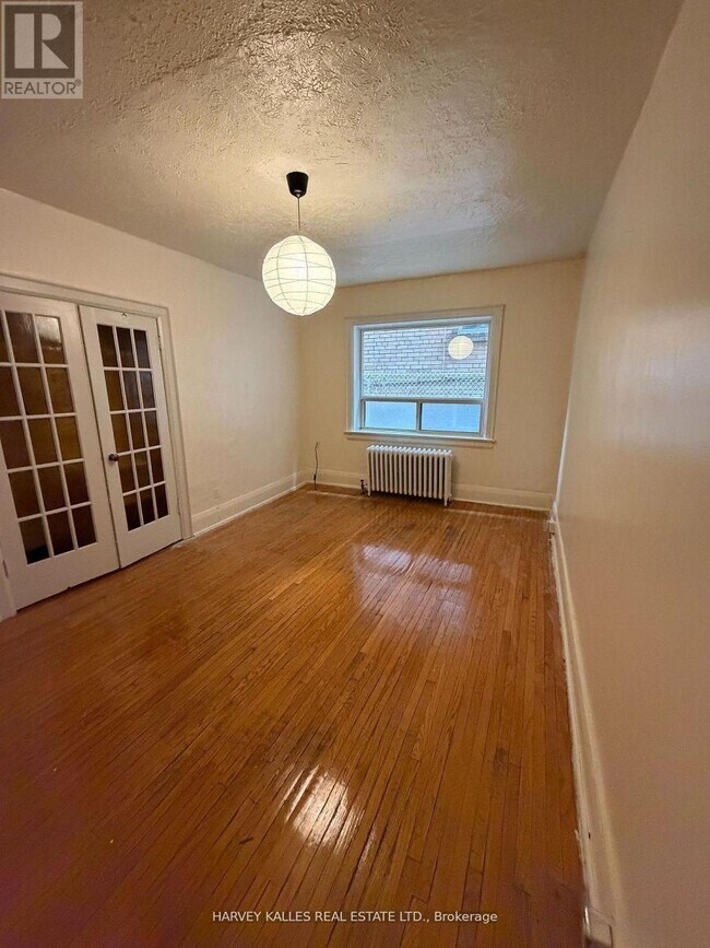 Photo du bâtiment - 105 Kenwood Ave