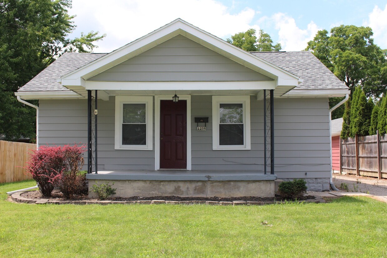 2205 N Glenwood Ave, Muncie, IN 47304 House Rental in Muncie, IN