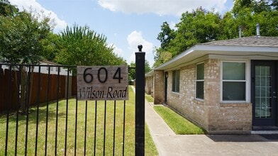 Building Photo - 604 Wilson Rd