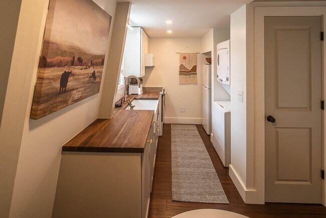 Foto del edificio - 58 Creekside Dr