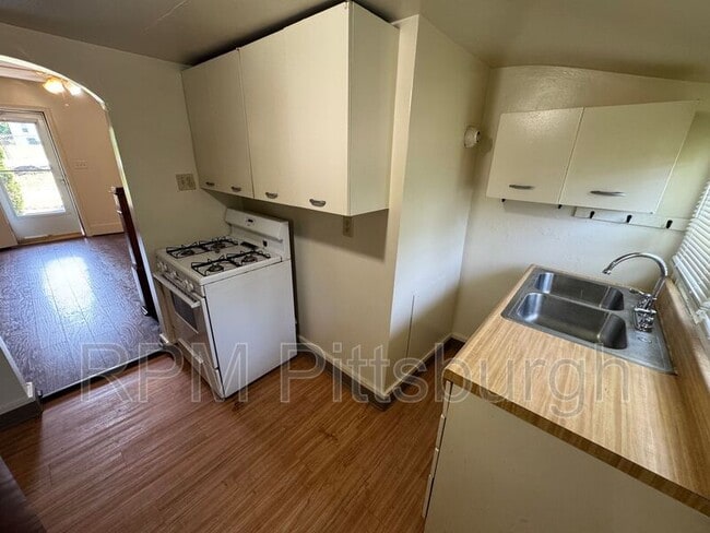 Building Photo - 633 Weston Wy
