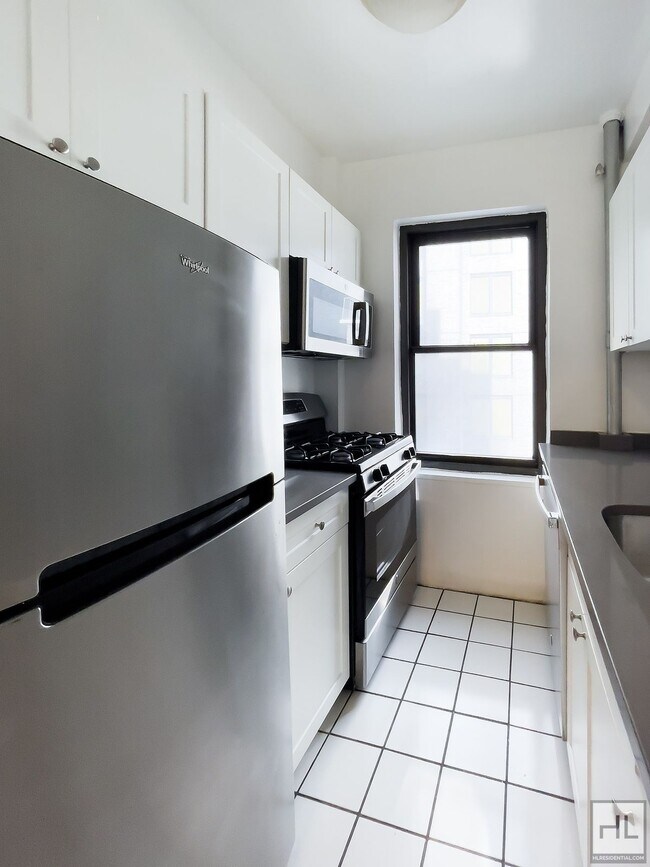 Building Photo - EAST 56 STREET