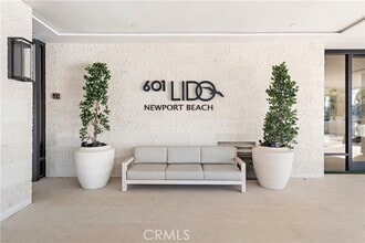 Building Photo - 601 Lido Park Dr
