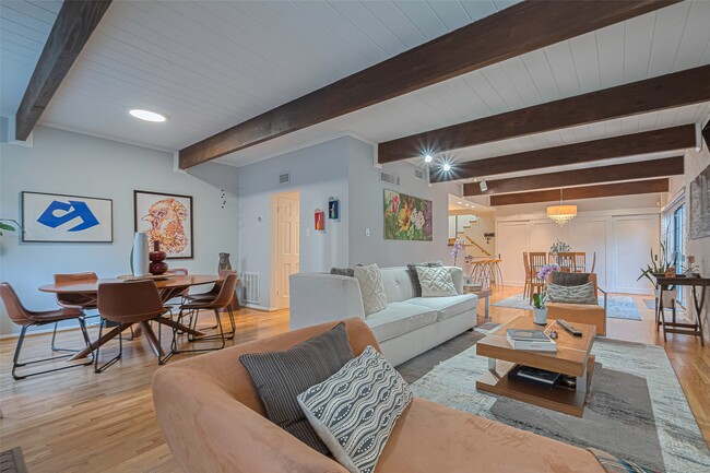 Foto del edificio - 5368 Brownway St