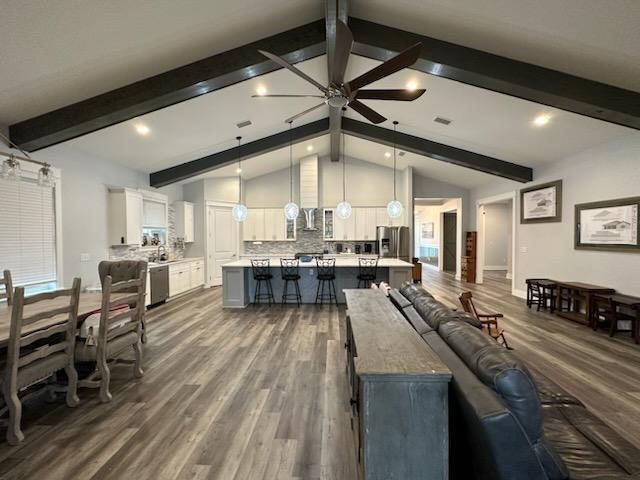 Foto del edificio - 104 Second Ave SW