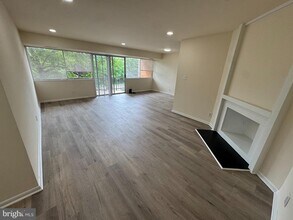 Building Photo - 5801 Quantrell Ave