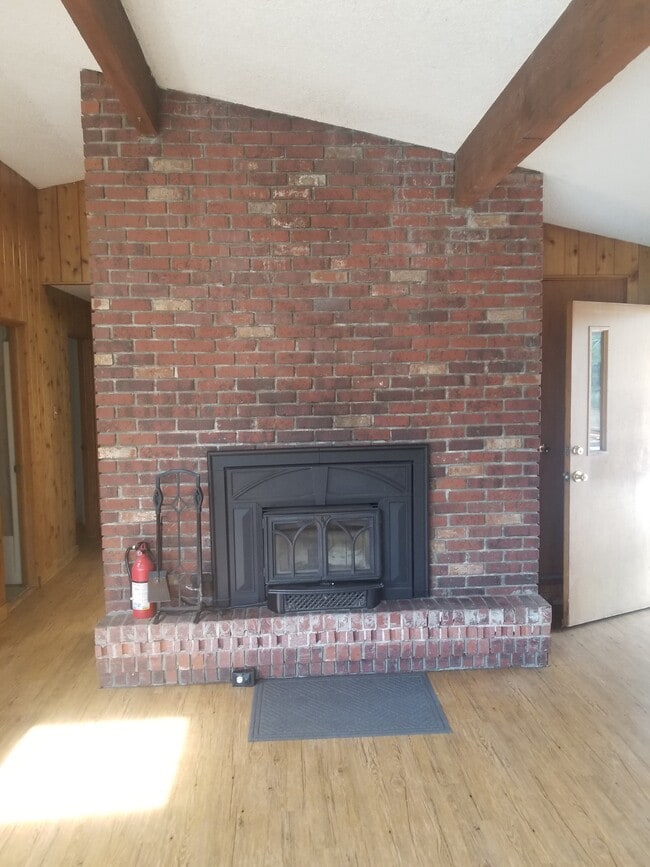 Building Photo - 364 Broken Arrow Rd