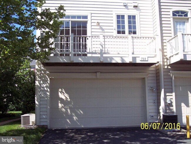 Foto del edificio - 731 Chevington Ct