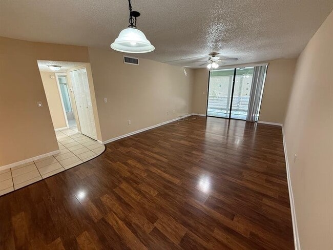 Foto del edificio - 1820 N Lauderdale Ave