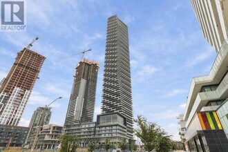 Building Photo - 448 Burnhamthorpe Rd W