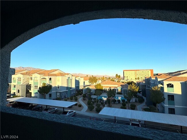 Building Photo - 6955 N Durango Dr