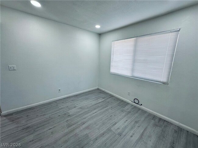 Building Photo - 4225 Stewart Ave