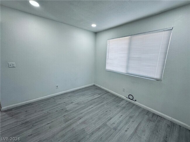 Foto del edificio - 4225 Stewart Ave