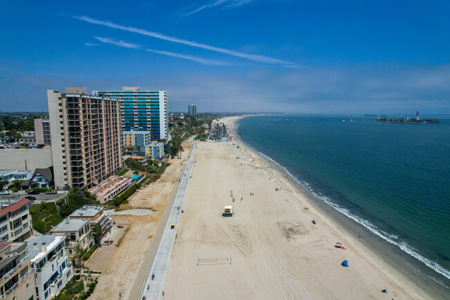 Foto del edificio - 1616 E Ocean Blvd