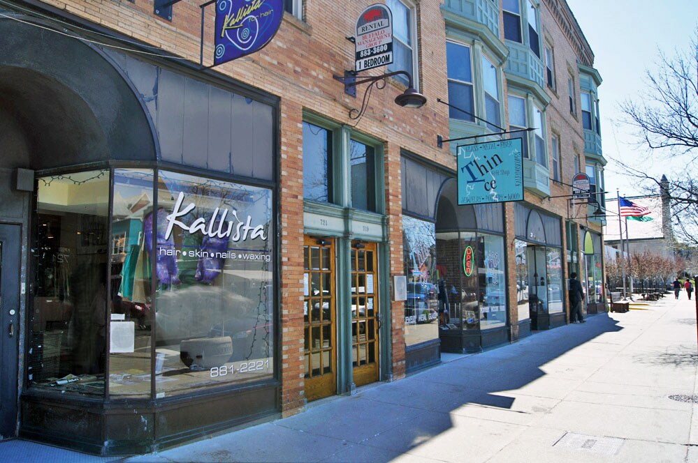 Foto principal - 715 Elmwood Ave