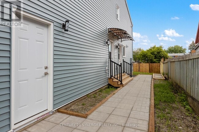 Building Photo - 93C Tarquin Crescent