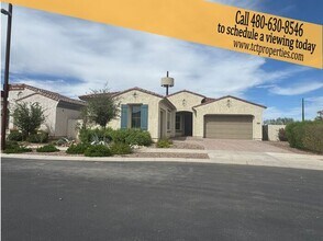 Building Photo - 10740 Thatcher Ave