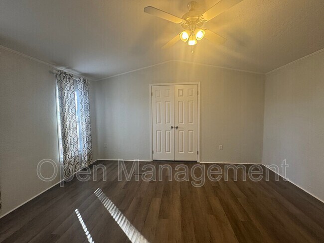 Foto del edificio - 8701 NE 107th Pl