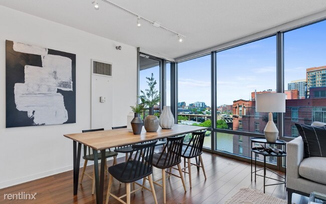 Foto del edificio - 2 br, 2 bath Condo - 429 E Ohio St 4107 Un...