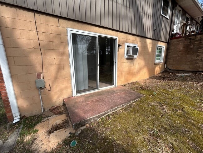 Building Photo - 306 Crawford Ct