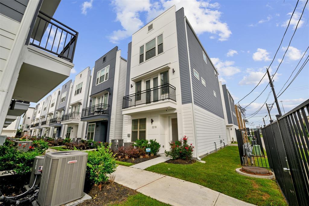 Primary Photo - 2218 McGowen St