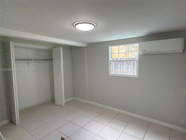 Building Photo - 1350 SW 13th St