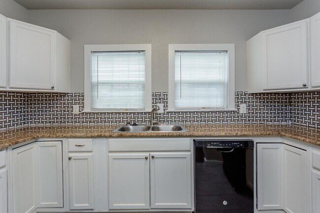 Foto del edificio - 211 N Milby St