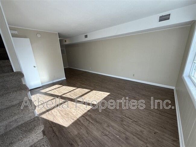 Foto del edificio - 1404 Bloomingdale Rd