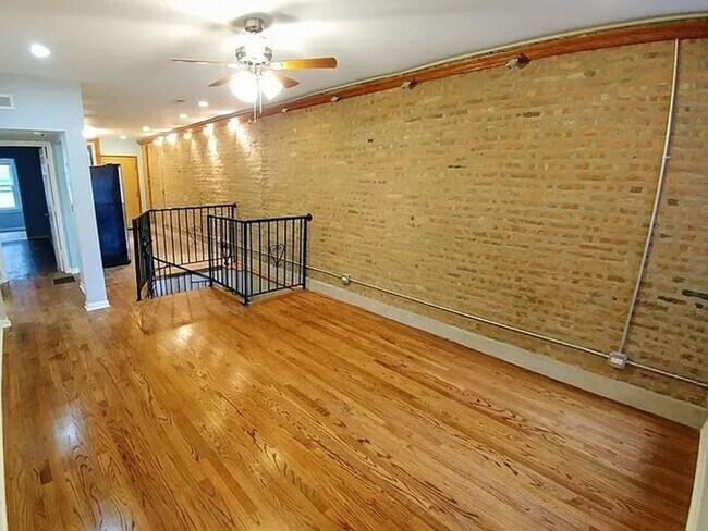 Building Photo - 5205 S Drexel Ave