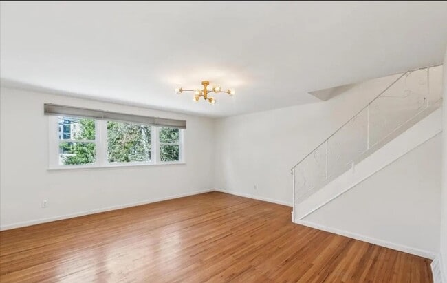 Building Photo - 7504 Valley Ave