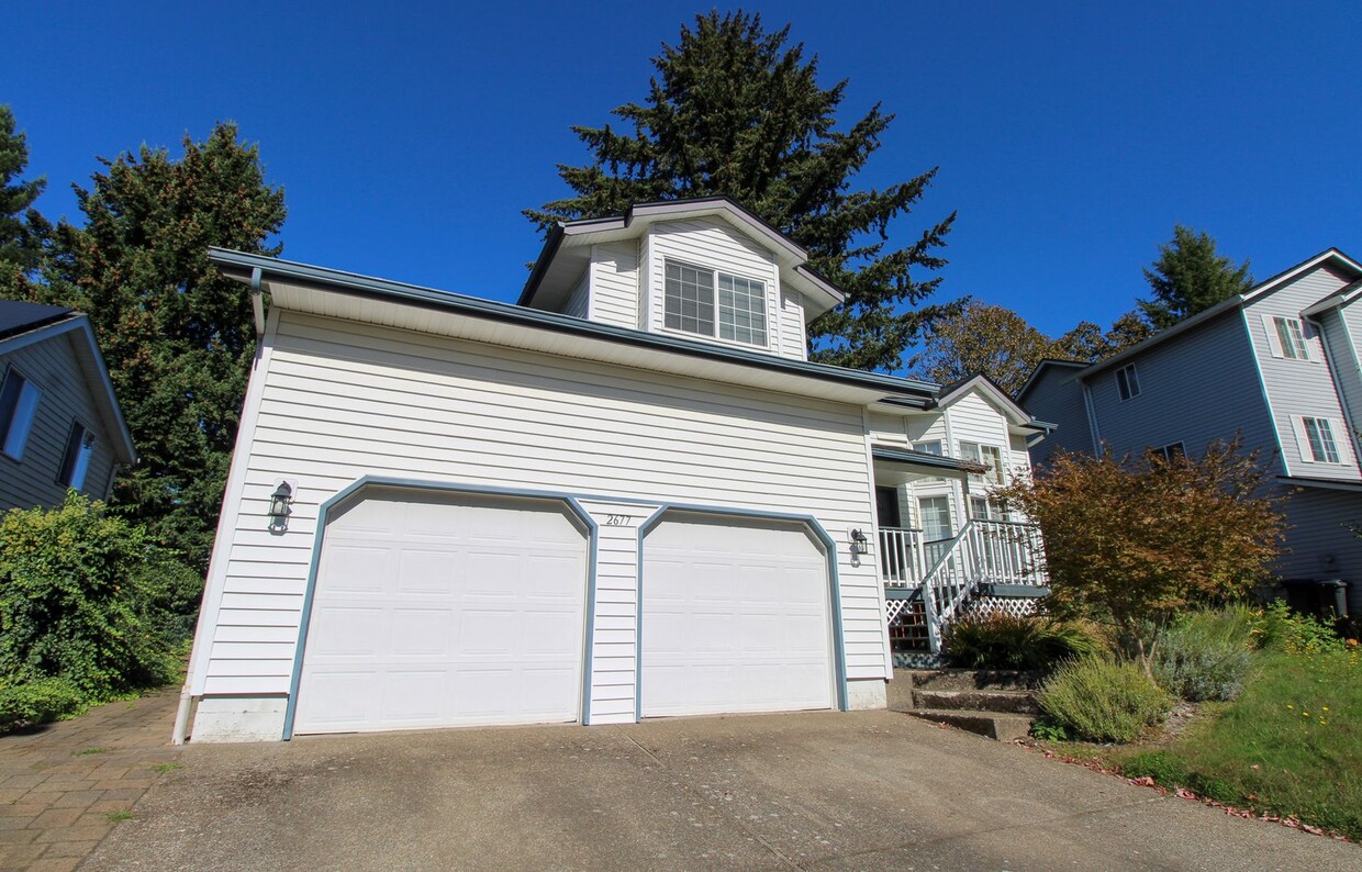 Primary Photo - 2677 Fort Rock Ct SE