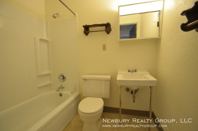 Building Photo - Two-Bedroom Townhouse