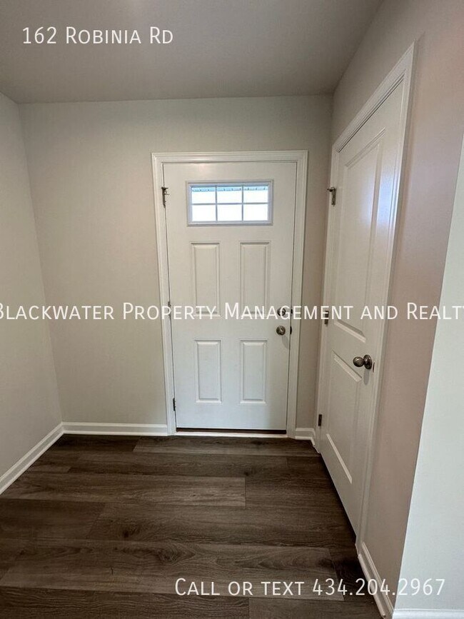 Foto del edificio - 162 Robinia Rd