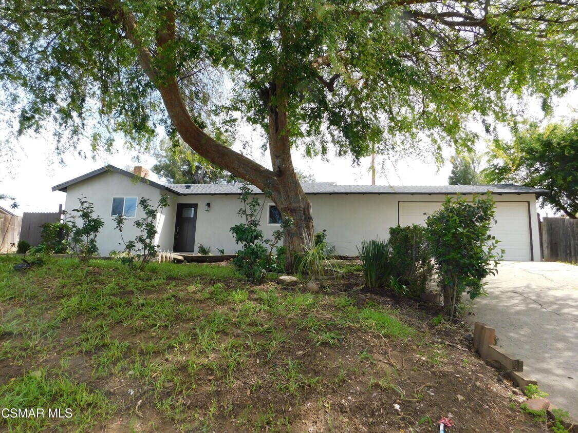 Primary Photo - 140 Manzanita Ln