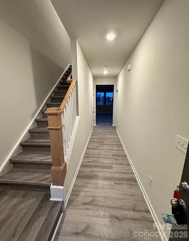 Building Photo - 1011 Maylen Trce