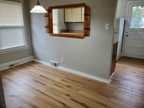 Building Photo - 1239 Eggert Rd