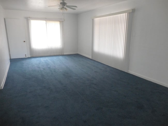 Building Photo - 812 W Yandell Dr