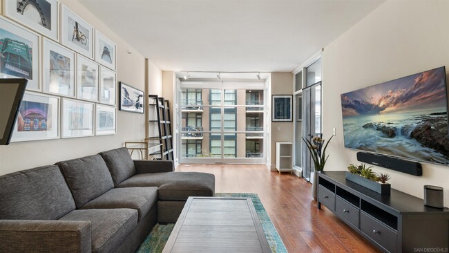 Building Photo - 530 K St