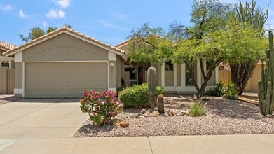 Building Photo - 9343 E Windrose Dr