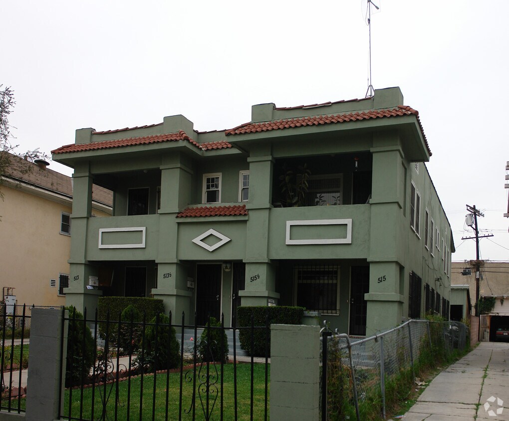 Foto del edificio - 513 N Heliotrope Dr