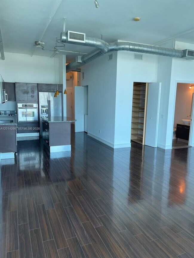 Building Photo - 3029 NE 188th St