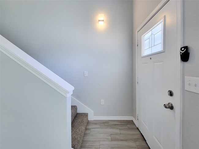 Building Photo - 16684 E Ivanhoe St