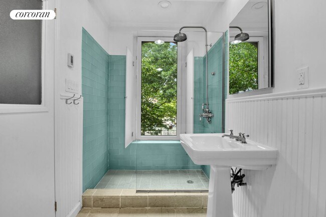 Foto del edificio - 476 2nd St