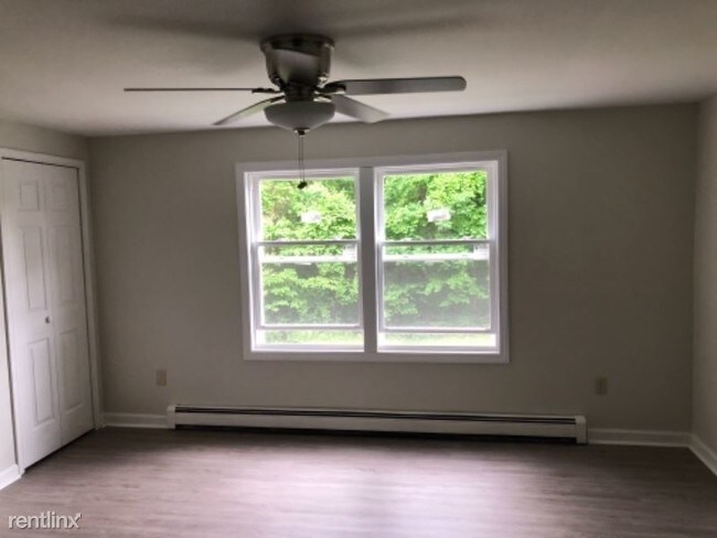 Foto del edificio - 18 Goshen Rd