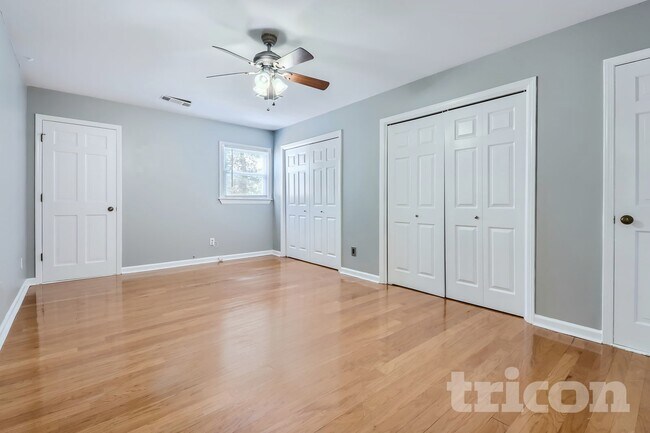 Building Photo - 130 Southwood Ct